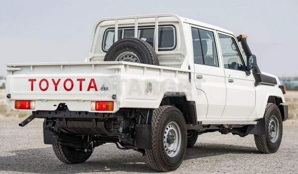 Toyota Land Cruiser Pick Up LAND CRUISER LC79 4.2L V6 DUBAL CAPIN