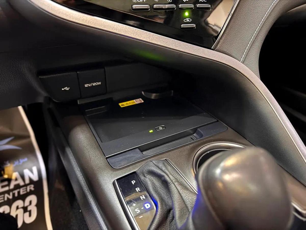 CAMRY SE / 23,000 Km / FULL OPTION / 3 YEARS WARRANTY-4-4