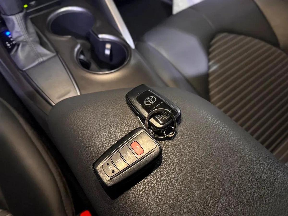CAMRY SE / 23,000 Km / FULL OPTION / 3 YEARS WARRANTY-7-7