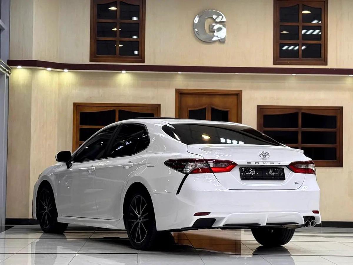 CAMRY SE / 23,000 Km / FULL OPTION / 3 YEARS WARRANTY-6-6