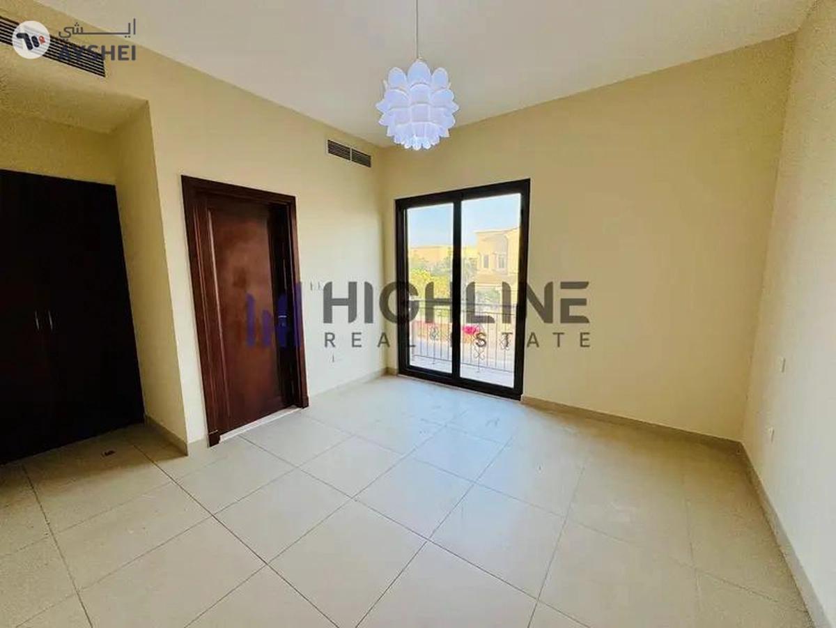 Prime Location |Well Maintained | Landscaped Garden-2-2