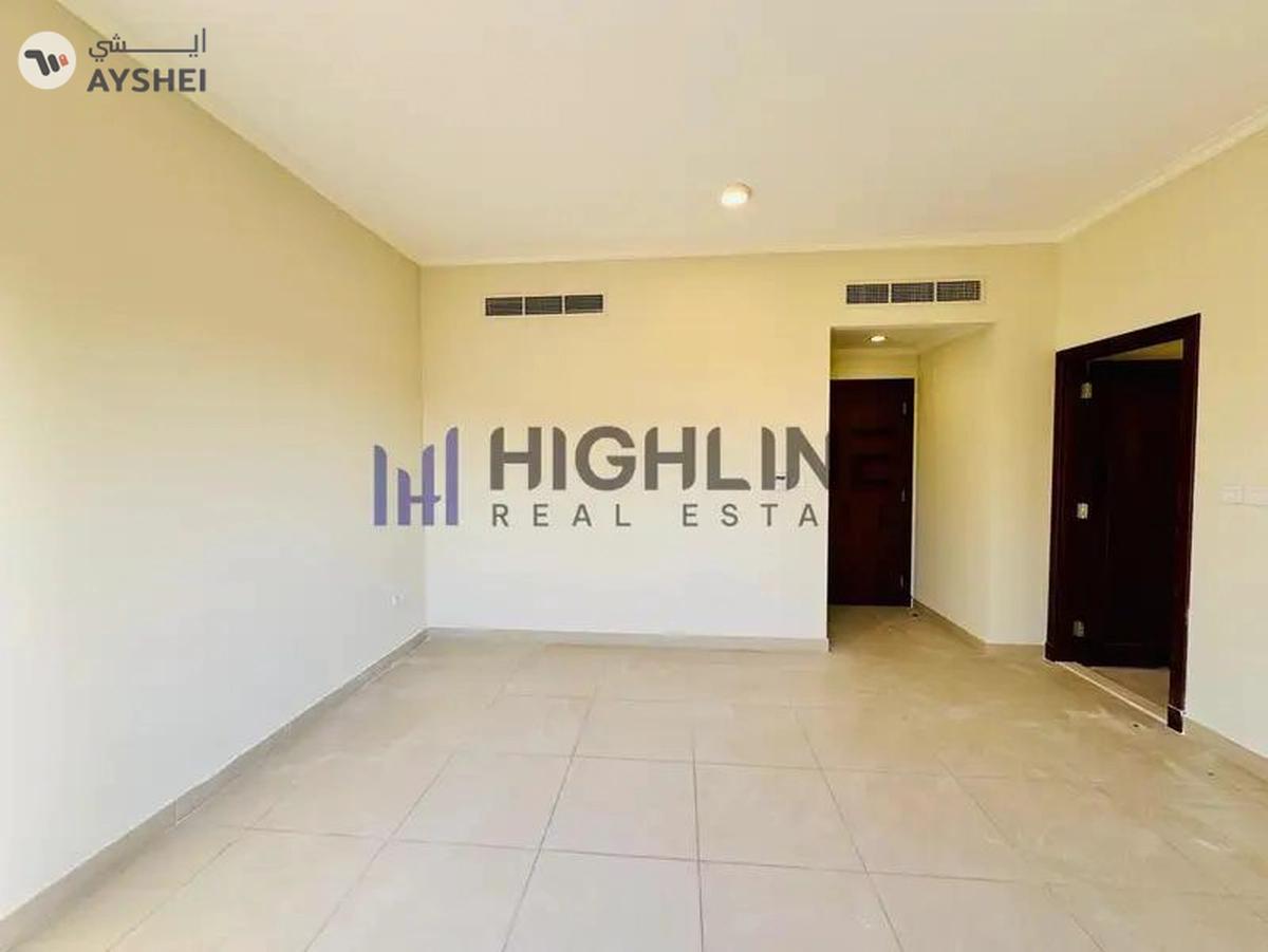 Prime Location |Well Maintained | Landscaped Garden-3-3