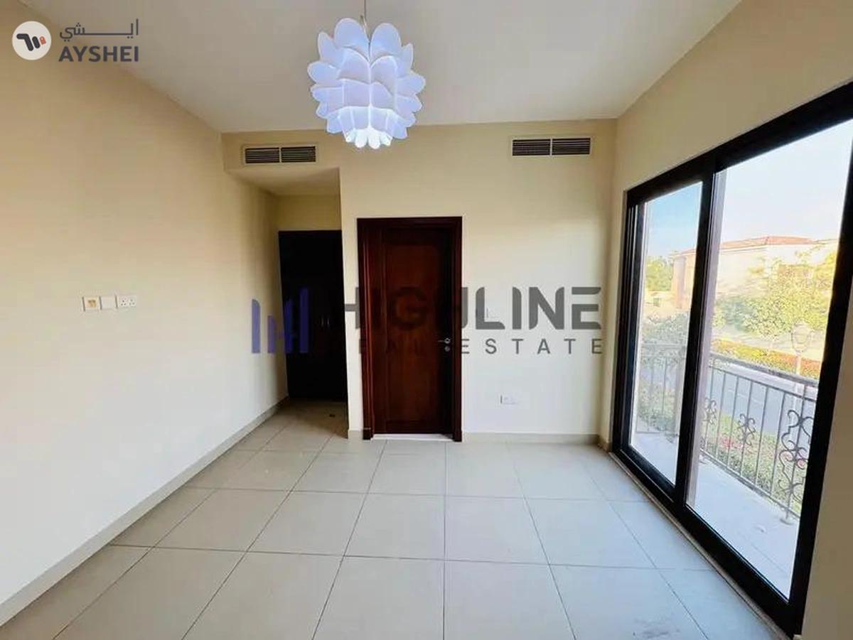 Prime Location |Well Maintained | Landscaped Garden-4-4