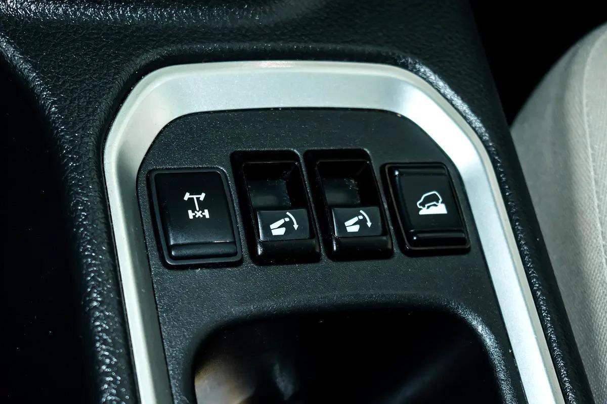 Nissan Xterra Titanium-16-16