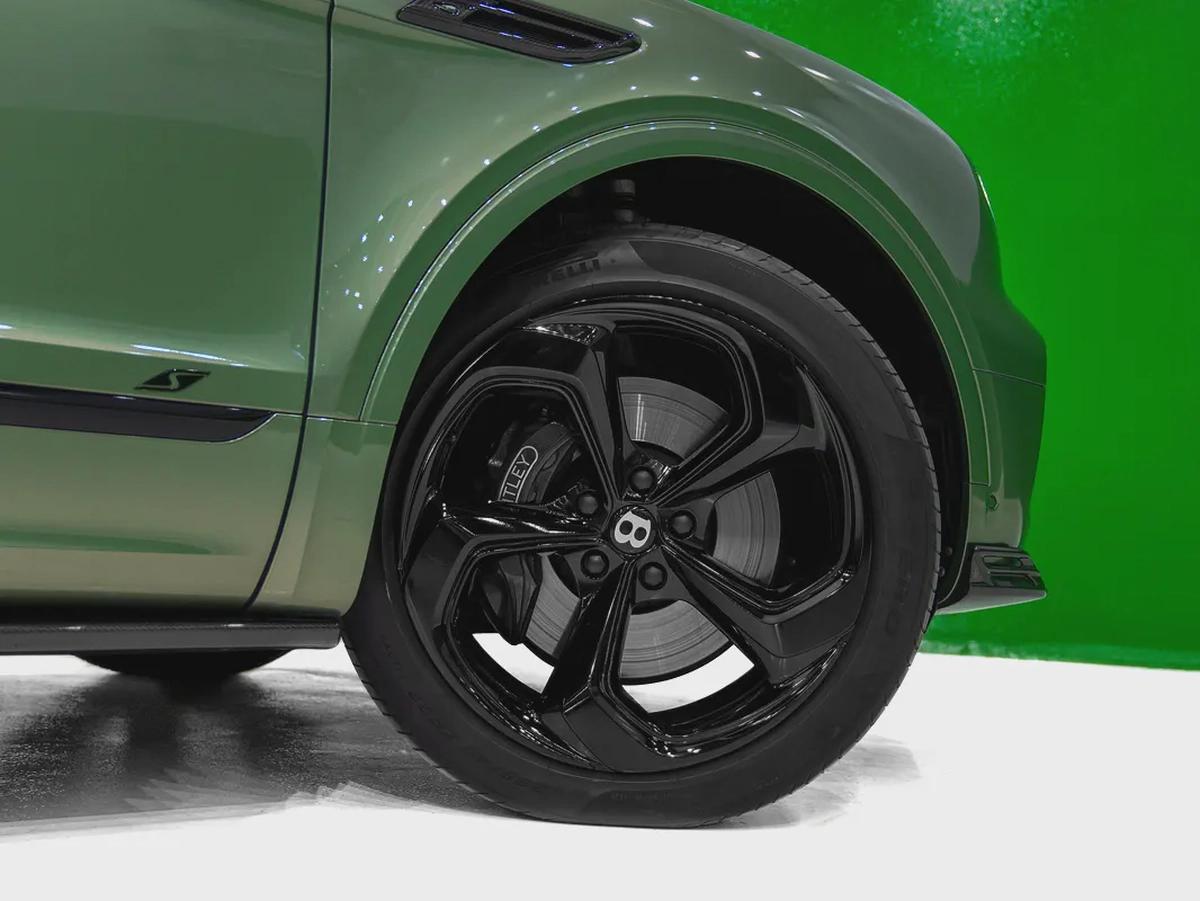 2022 BENTAYGA BLACKLINE - TOURING PACKAGE - MULLINER - CARBON PACKAGE WITH NAIM-6-6