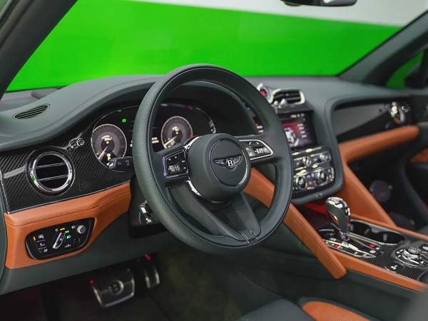 2022 BENTAYGA BLACKLINE - TOURING PACKAGE - MULLINER - CARBON PACKAGE WITH NAIM