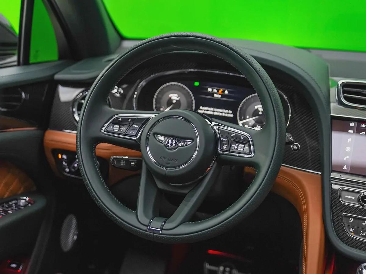 2022 BENTAYGA BLACKLINE - TOURING PACKAGE - MULLINER - CARBON PACKAGE WITH NAIM-8-8