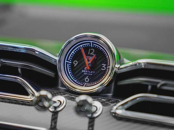 2022 BENTAYGA BLACKLINE - TOURING PACKAGE - MULLINER - CARBON PACKAGE WITH NAIM