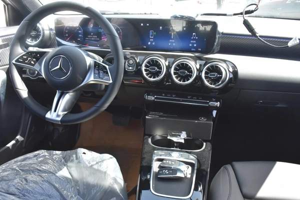 MERCEDES BENZ A220 HATCHBACK 2024 | WHITE