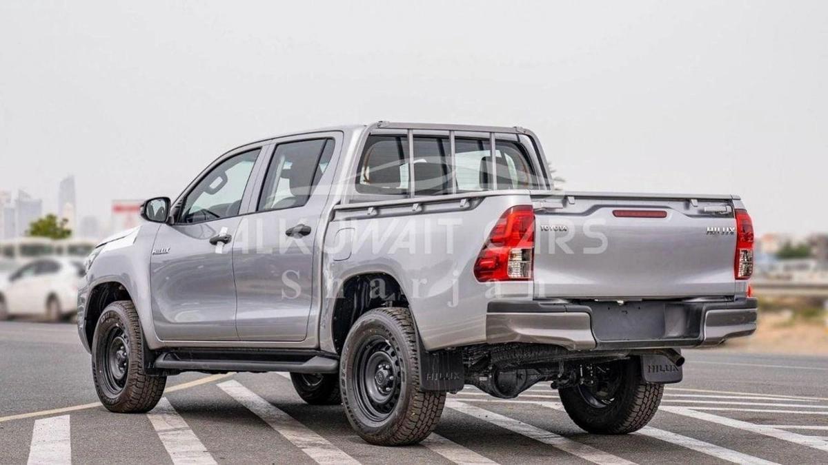Toyota Hilux TOYOTA HILUX DC 2.4L Diesel MT 4X4 P.WINDOW 2025-5-5
