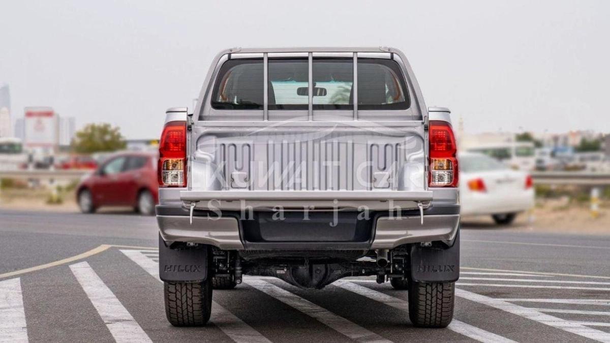 Toyota Hilux TOYOTA HILUX DC 2.4L Diesel MT 4X4 P.WINDOW 2025-7-7