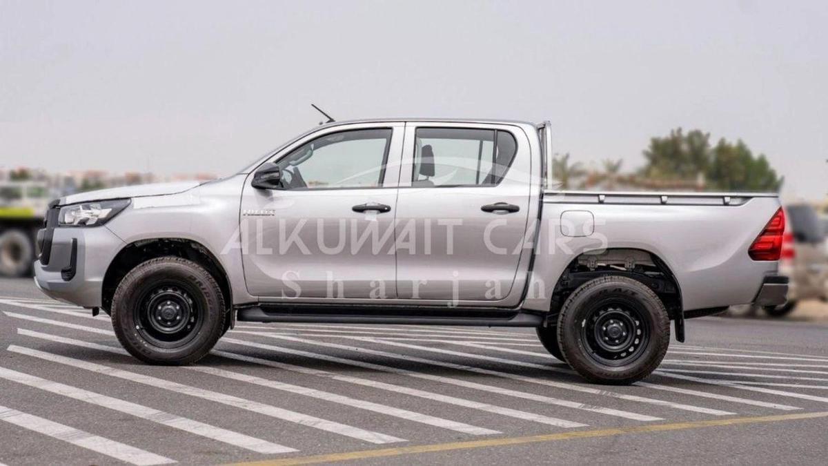 Toyota Hilux TOYOTA HILUX DC 2.4L Diesel MT 4X4 P.WINDOW 2025-8-8