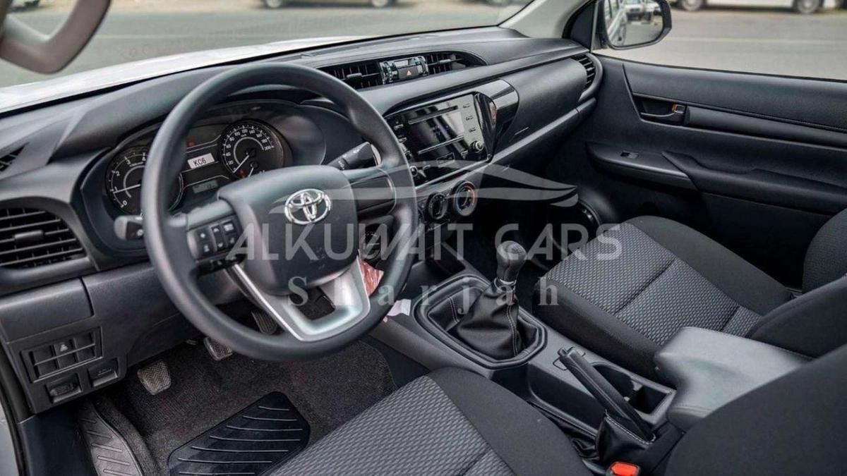 Toyota Hilux TOYOTA HILUX DC 2.4L Diesel MT 4X4 P.WINDOW 2025-10-10