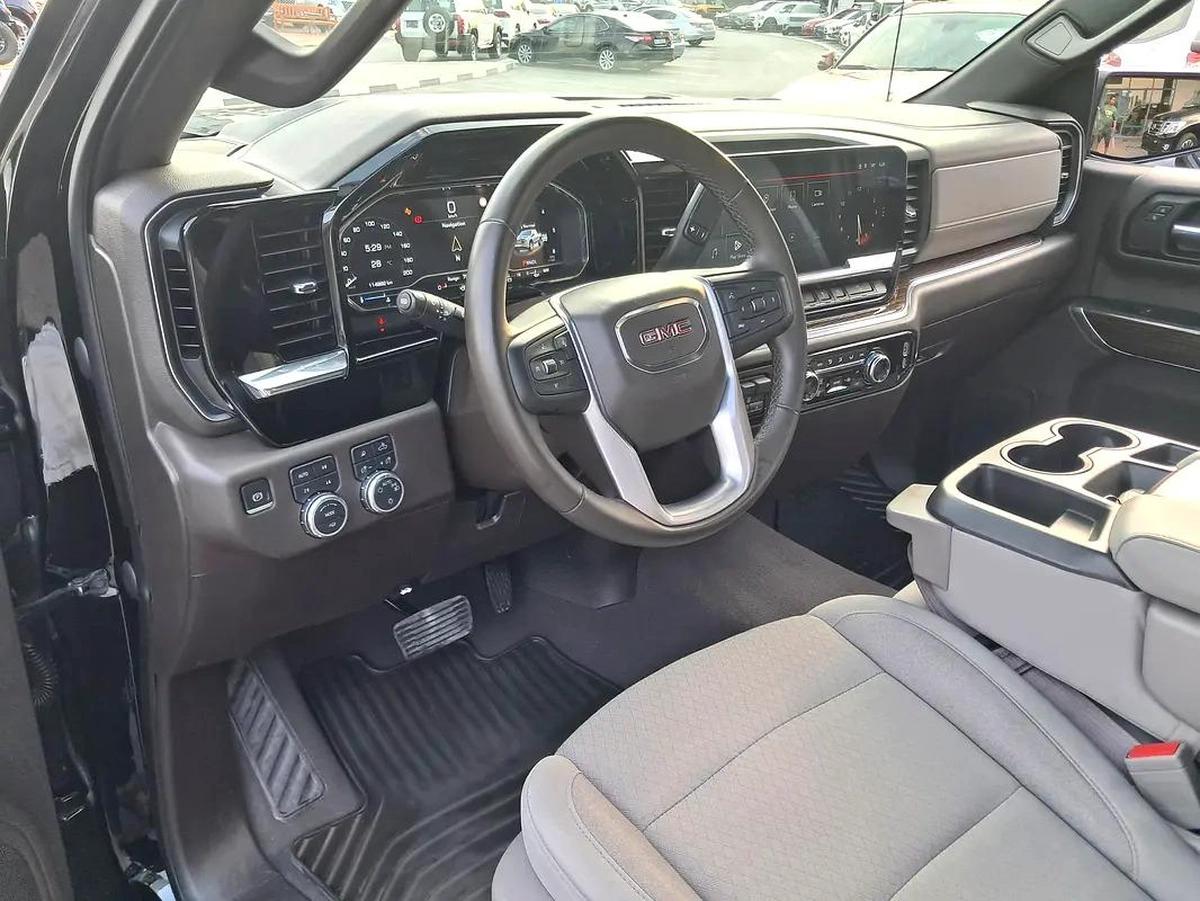 GMC Sierra SLE 5.3L Gcc Specs Single Owner 100% Original Paint Accident Free Very Well Maintained-8-8