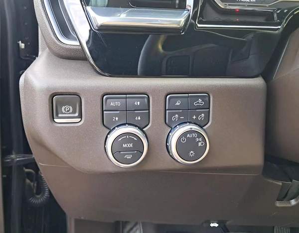 GMC Sierra SLE 5.3L Gcc Specs Single Owner 100% Original Paint Accident Free Very Well Maintained