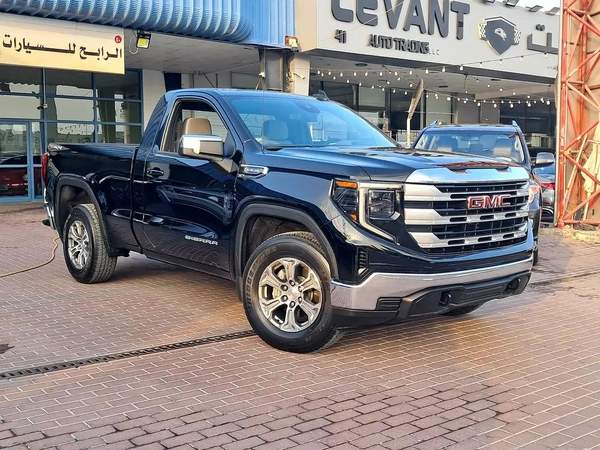 GMC Sierra SLE 5.3L Gcc Specs Single Owner 100% Original Paint Accident Free Very Well Maintained