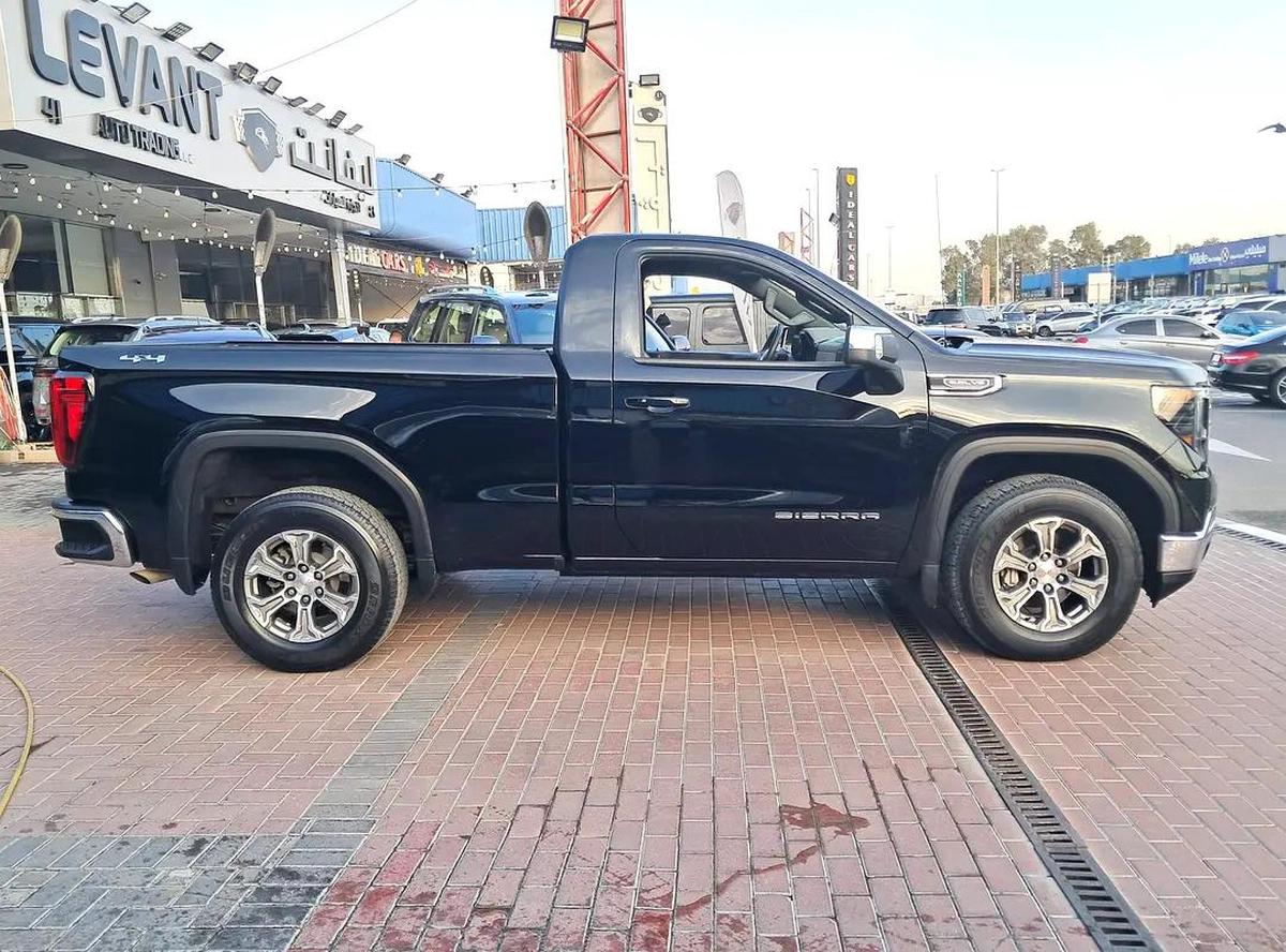 GMC Sierra SLE 5.3L Gcc Specs Single Owner 100% Original Paint Accident Free Very Well Maintained-3-3