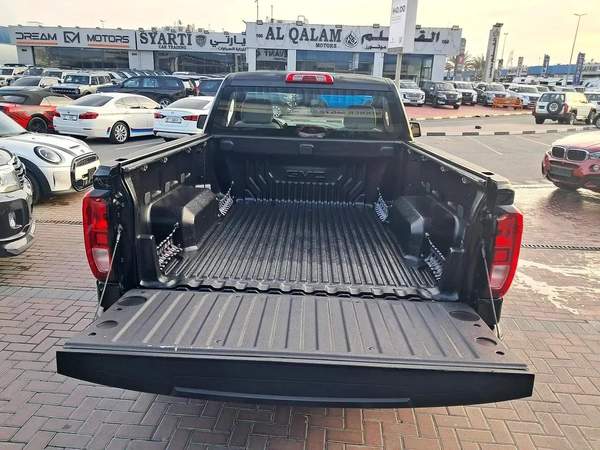 GMC Sierra SLE 5.3L Gcc Specs Single Owner 100% Original Paint Accident Free Very Well Maintained