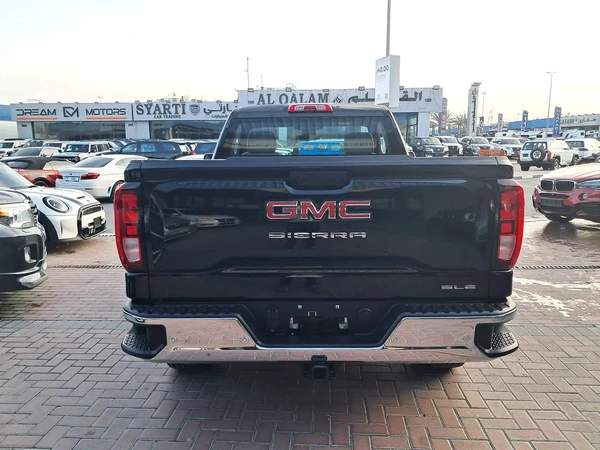 GMC Sierra SLE 5.3L Gcc Specs Single Owner 100% Original Paint Accident Free Very Well Maintained