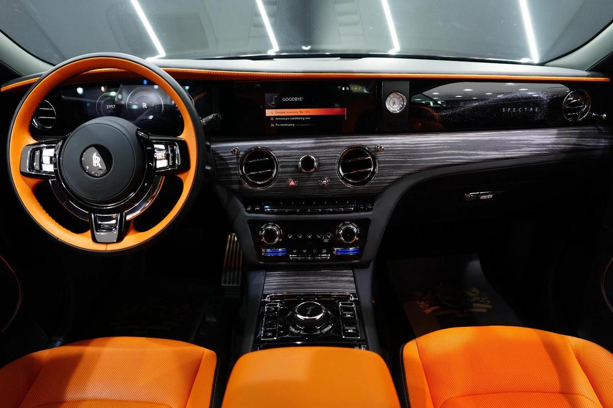 Rolls-Royce Spectre 2024-5-5