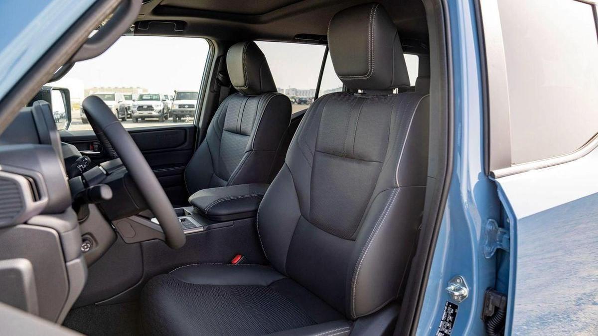Toyota Prado PRADO 2025\FIRST EDITION DIESEL\(LHD) TOYOTA PRADO 250 2.8D AT FIRST EDITION MY2025 – BLUE & GREY RO-8-8
