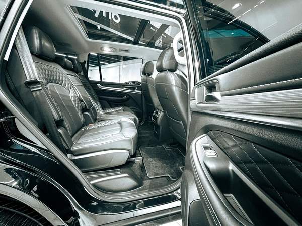 AED 1,175 // 20%DP // 2023 MG RX8 2.0T V4 4WD Black Edition