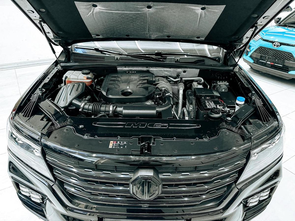 AED 1,175 // 20%DP // 2023 MG RX8 2.0T V4 4WD Black Edition-5-5