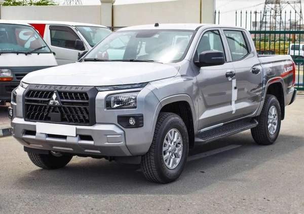 Mitsubishi L200 Mitsubishi L200 / Triton GLX 4WD 2.4L Diesel MT High Line