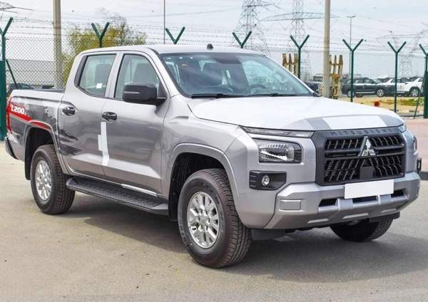 Mitsubishi L200 Mitsubishi L200 / Triton GLX 4WD 2.4L Diesel MT High Line