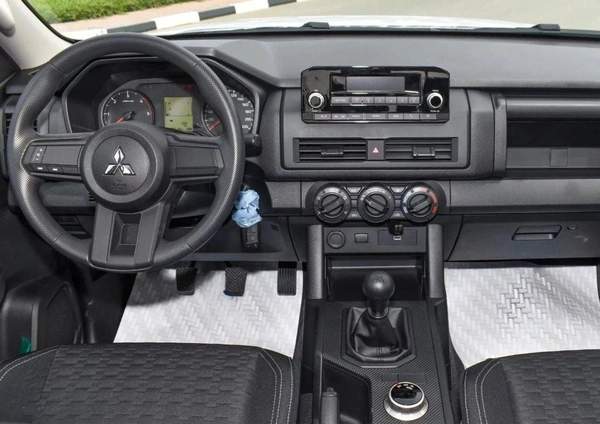 Mitsubishi L200 Mitsubishi L200 / Triton GLX 4WD 2.4L Diesel MT High Line