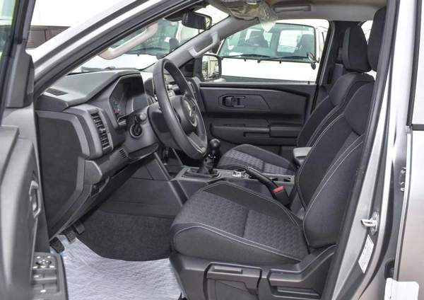 Mitsubishi L200 Mitsubishi L200 / Triton GLX 4WD 2.4L Diesel MT High Line