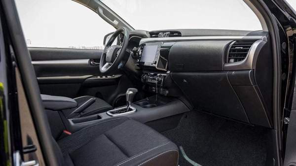 Toyota Hilux Toyota Hilux 2.4L Diesel AT 4x4 Full Option 2025