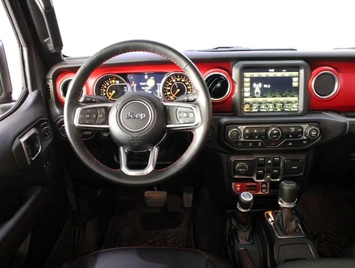 2023 Gladitor Rubicon Edition // No Accidents-12-12