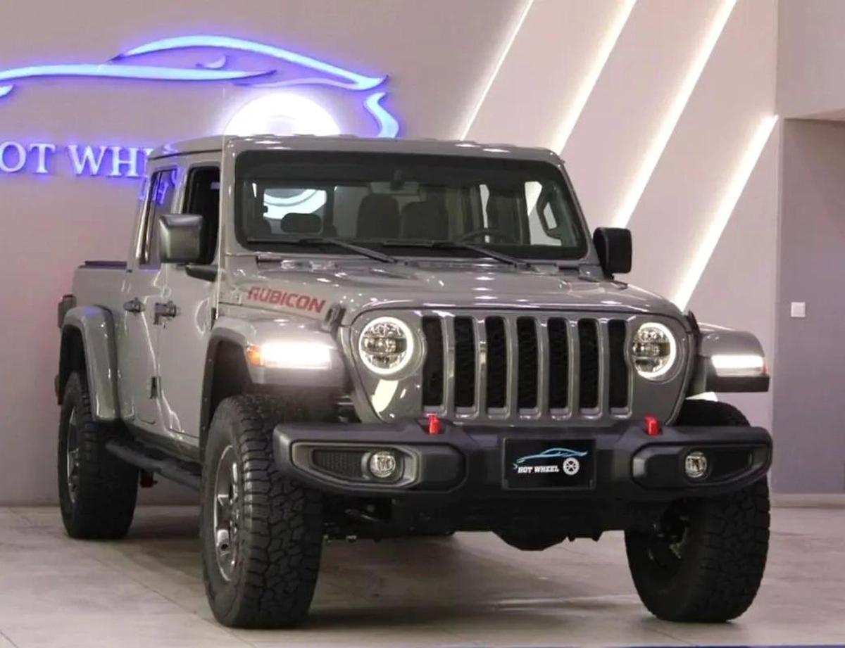 2023 Gladitor Rubicon Edition // No Accidents-11-11