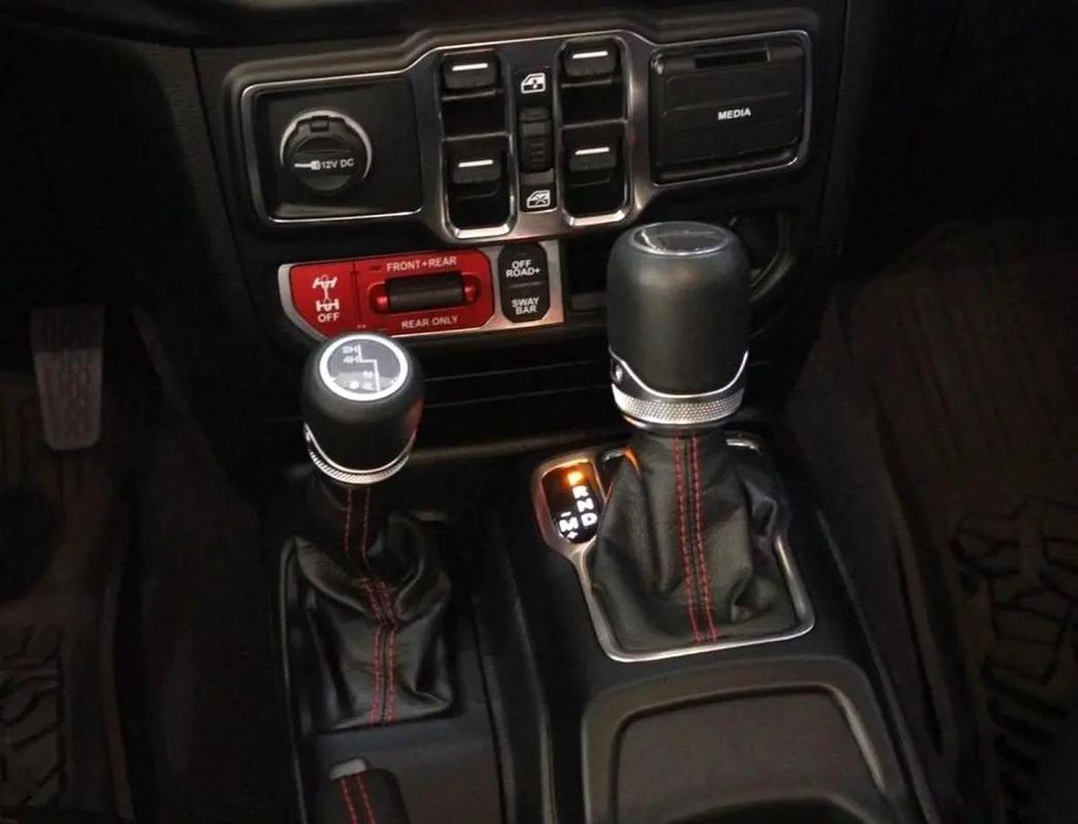 2023 Gladitor Rubicon Edition // No Accidents-2-2