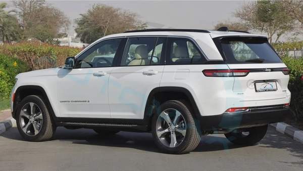 2025 JEEP GRAND CHEROKEE LIMITED PLUS LUXURY 4X4 GCC With 3Yrs or 60K Km Warranty At Official Dealer