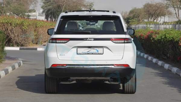 2025 JEEP GRAND CHEROKEE LIMITED PLUS LUXURY 4X4 GCC With 3Yrs or 60K Km Warranty At Official Dealer