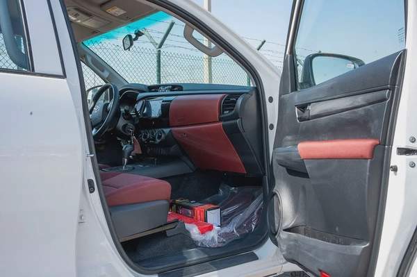 Toyota Hilux DLX 2.4L Diesel AT 2026