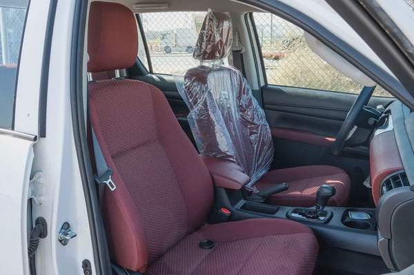 Toyota Hilux DLX 2.4L Diesel AT 2026