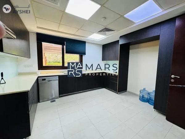 Middle Unit | Prime Location | Ready To Move