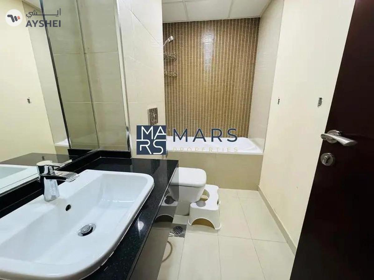 Middle Unit | Prime Location | Ready To Move-13-13