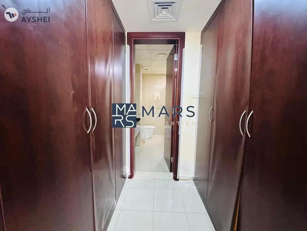 Middle Unit | Prime Location | Ready To Move-17-17