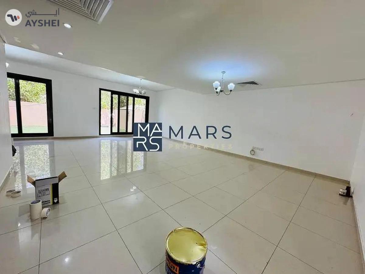 Middle Unit | Prime Location | Ready To Move-3-3