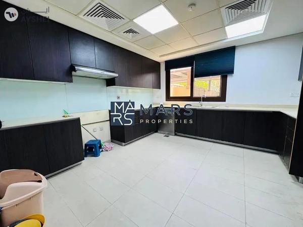 Middle Unit | Prime Location | Ready To Move