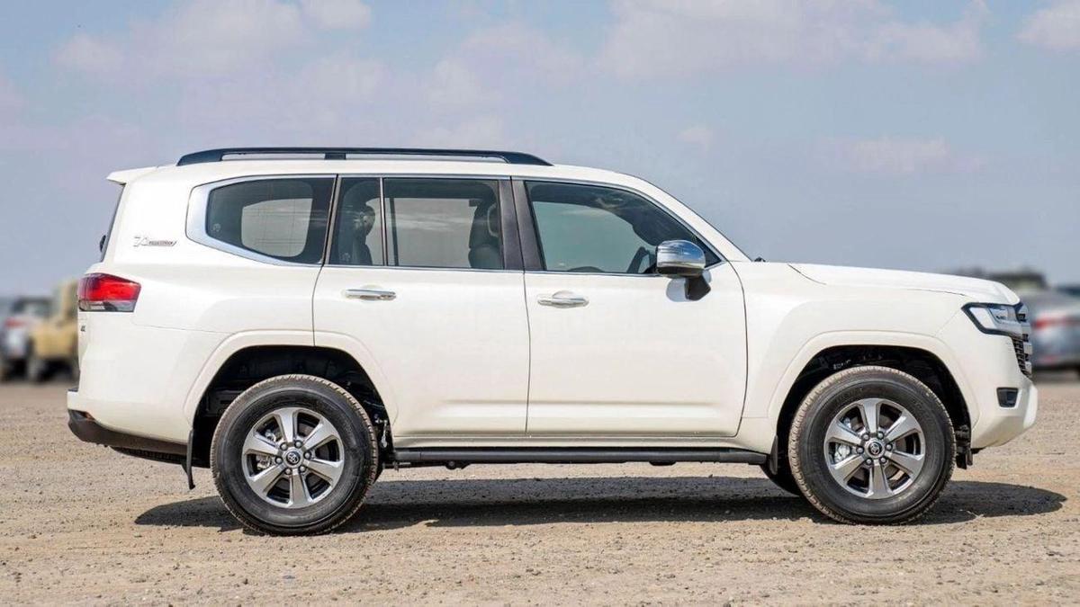 Toyota Land Cruiser LC300 VX 4.0P AT MY2024 – WHITE-6-6