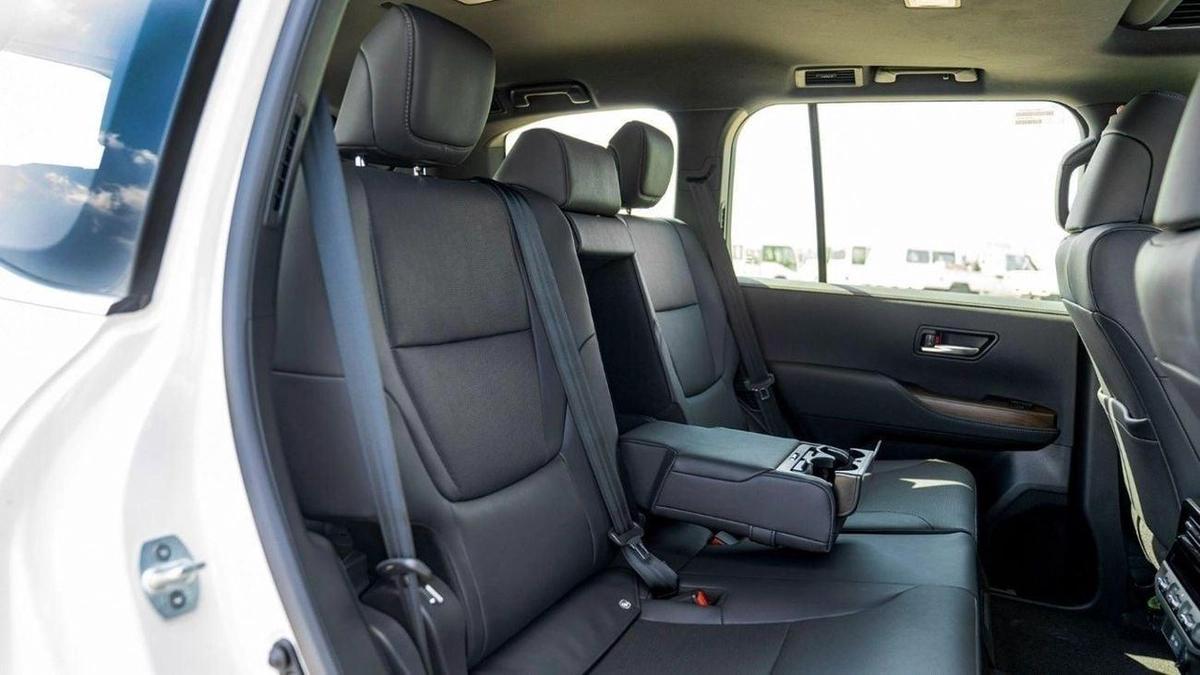 Toyota Land Cruiser LC300 VX 4.0P AT MY2024 – WHITE-14-14