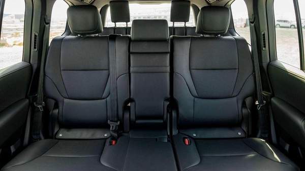 Toyota Land Cruiser LC300 VX 4.0P AT MY2024 – WHITE