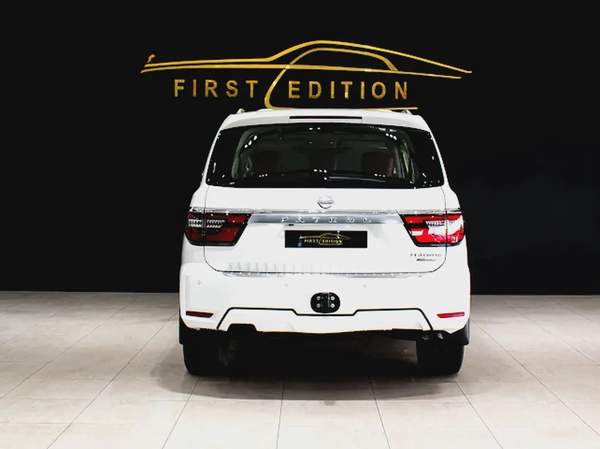 2022 ll Nissan patrol V8 400Hp ll Gcc ll Full option Platinum Le