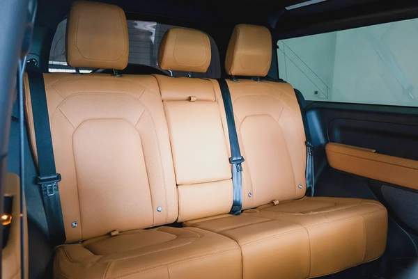 2024 Land Rover Defender 90 P400 HSE / Land Rover Warranty Service Contract