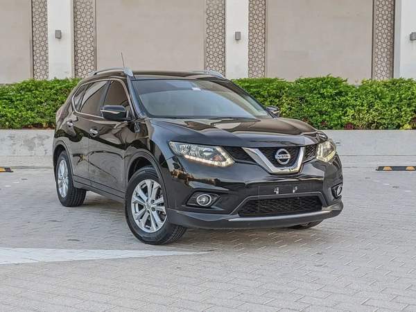 Nissan X-Trail GCC MID Option With 4WD Premium Condition Low Km Car Perfect For Family